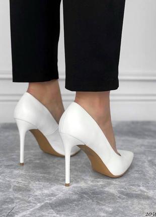 Невероятные белые туфли лодочки с очень удобным каблуком из экокожи👌3 фото