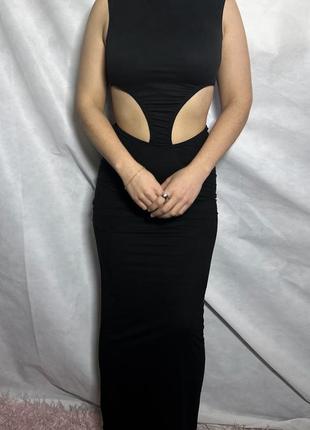 Чёрное макси платье с вырезами4 фото