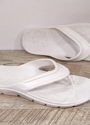 Шльопанці skechers uk8