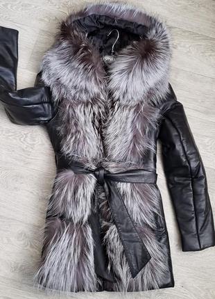 Кожаная куртка-жилетка с мехом чернобурки