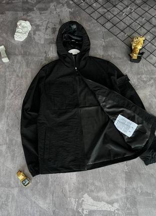 Весняна вітровка stone island