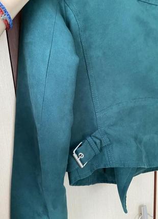 Замшева куртка косуха bershka гарного смарагдового кольору6 фото