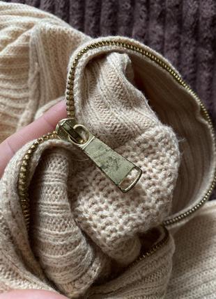 Бежевый вязаный свитер с тондовым воротничком4 фото