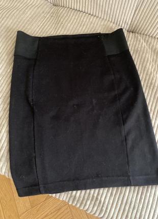 Короткая черная трикотажная юбка прямая обмен4 фото