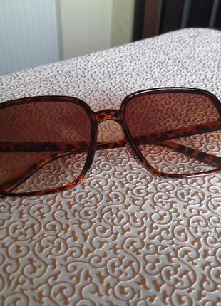 Очки женские солнцезащитные