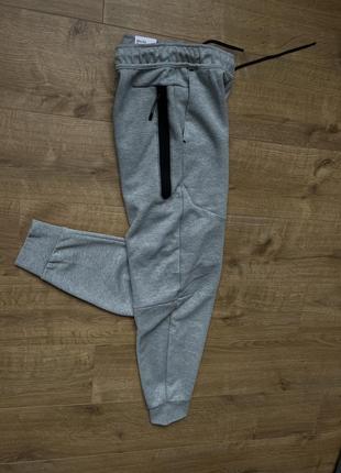 Спортивные штаны nike tech fleece