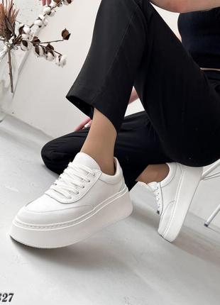 Жіночі кеди на потовщеній підошві, прошиті, білий, натуральна шкіра