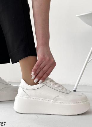 Жіночі кеди на потовщеній підошві, прошиті, білий, натуральна шкіра