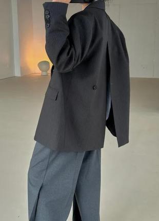 Жакет пиджак оверсайз с асимметричным разрезом на спине1 фото