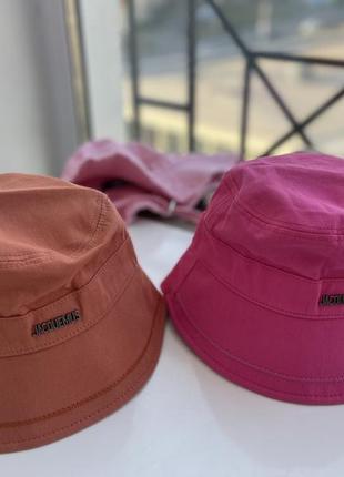 Брендові шапки панамки jacquemus нові кольори різні кепки9 фото