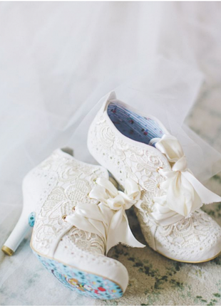 Кремовые женские ботильоны irregular choice свадебные