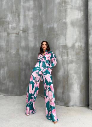 Элегантный костюм оверсайз-брюки пальцо в цветочный принт в стиле бренда xs s m l 42 44 46 48 костюм из атласа туречина4 фото