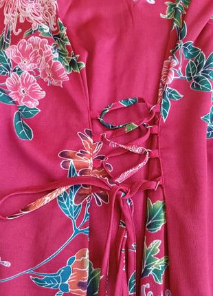 Платье в цветочный принт с завязками на талии2 фото