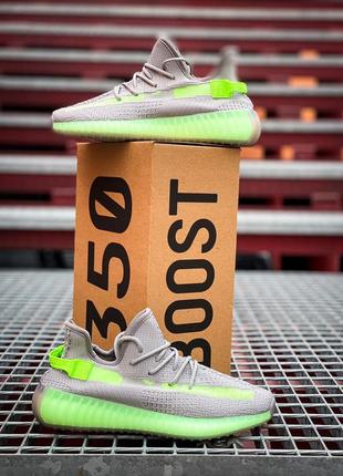 Мужские кроссовки adidas yeezy boost 350 v2 "wolf grey/green glow"10 фото