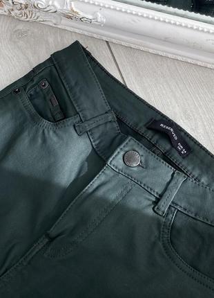 Ідеальні скіні штани зеленого кольору reserved6 фото