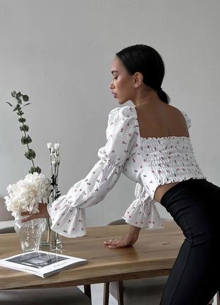 Топ блуза из натурального муслина в цветочный принт, с объемными рукавами, персиковый белый стильный трендовый2 фото