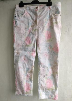 Летние джинсы,брюки 7/8 в цветочный принт zerres1 фото