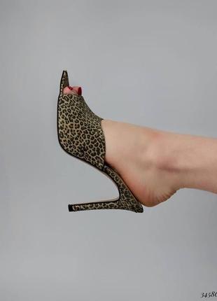 Шлепанцы сабо на шпильке.