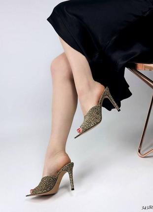 Шлепанцы сабо на шпильке.