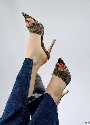 Шлепанцы сабо на шпильке.