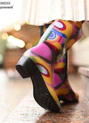 Гумові чоботи жіночі кольорові на каблуку 382 фото
