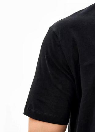Мужская черная футболка с принтом и надписью трикотажная однотонная футболка black с рисунком 100% хлопок4 фото
