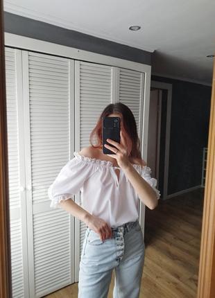 Белая блузка с опущенными плечами, блуза на завязках7 фото
