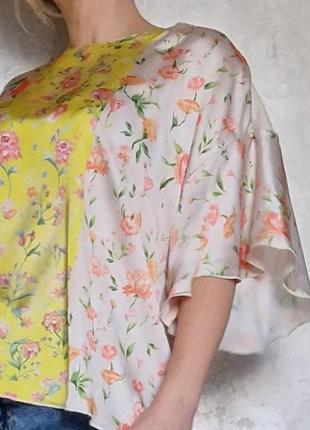 Красивая с цветочным принтом блуза оверсайз zara