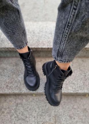Чорні жіночі черевики3 фото