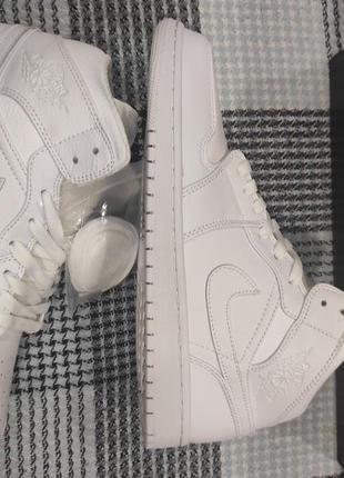 Nike air jordan 1 mid triple white 43 размер