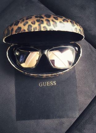 Окуляри guess