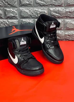 Кросівки jordan retro 1 чоловічі класичні кросівки джордан2 фото