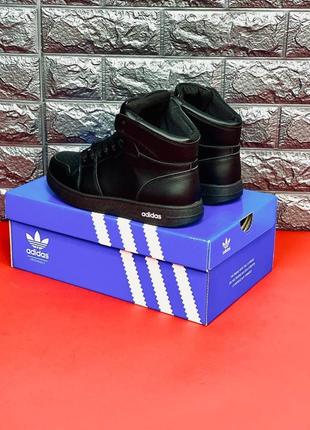 Кросівки adidas жіночі, чорні універсальні кросівки адідас8 фото