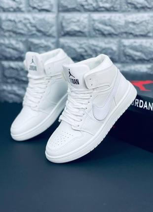 Кросівки jordan retro 1 жіночі, білі класичні кросівки