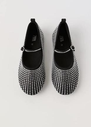 Черные балетки мэри джейн в стразах zara