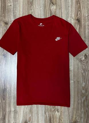 Футболка от фирмы the nike tee