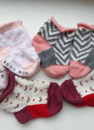 3 пары носочков для новорождённых (0-6 м).1 фото