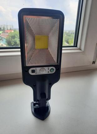 Вуличний ліхтар на стовп / світильник із сонячн