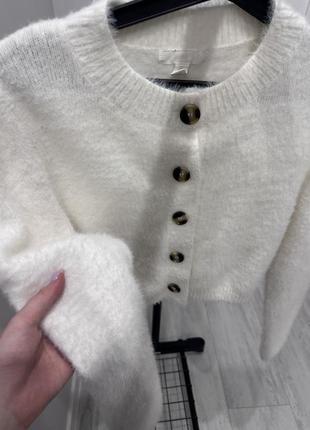 Белый свитер (травка)2 фото