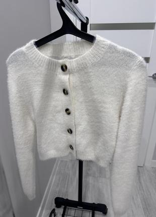 Белый свитер (травка)1 фото