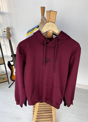 Весеннее худи с вышитым гербом