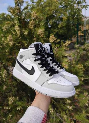 Кросівки жіночі air jordan 1 retro nyc to paris нова колекція