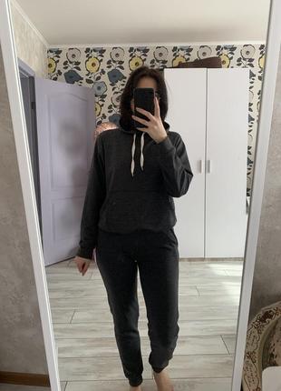 Спортивный костюм