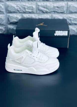 Кросівки жіночі nike air jordan 4 білі стильні кросівки найк3 фото