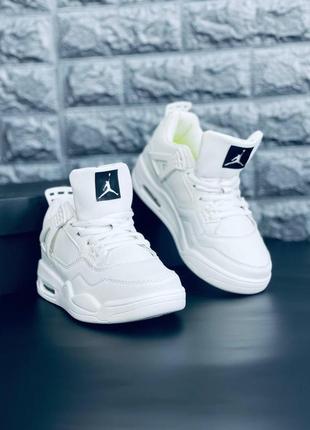 Кросівки жіночі nike air jordan 4 білі стильні кросівки найк8 фото