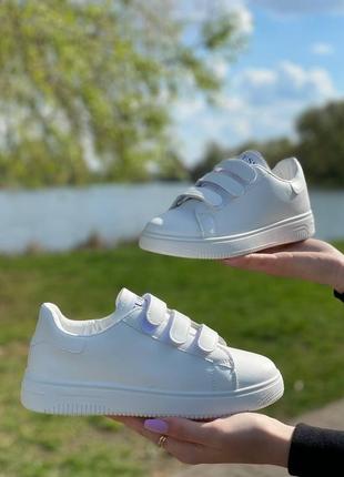Кросівки guess жіночі, стильні білі кроси на липучках4 фото