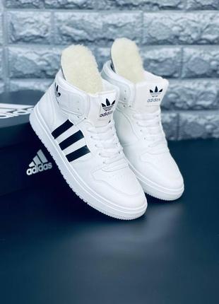 Кросівки жіночі adidas, зимові кросівки на хутрі адідас новинка1 фото