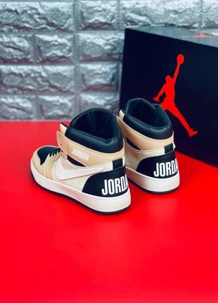 Jordan кросівки жіночі, стильні зручні кросівки джордан3 фото