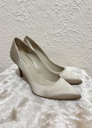 Бежеві туфлі на підборах/бежеві туфлі на шпильці