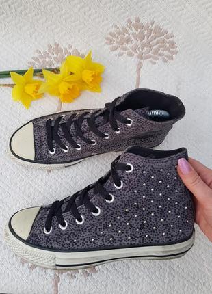 Замшеві оригінальні кеди з закльопками шипами конверс converse